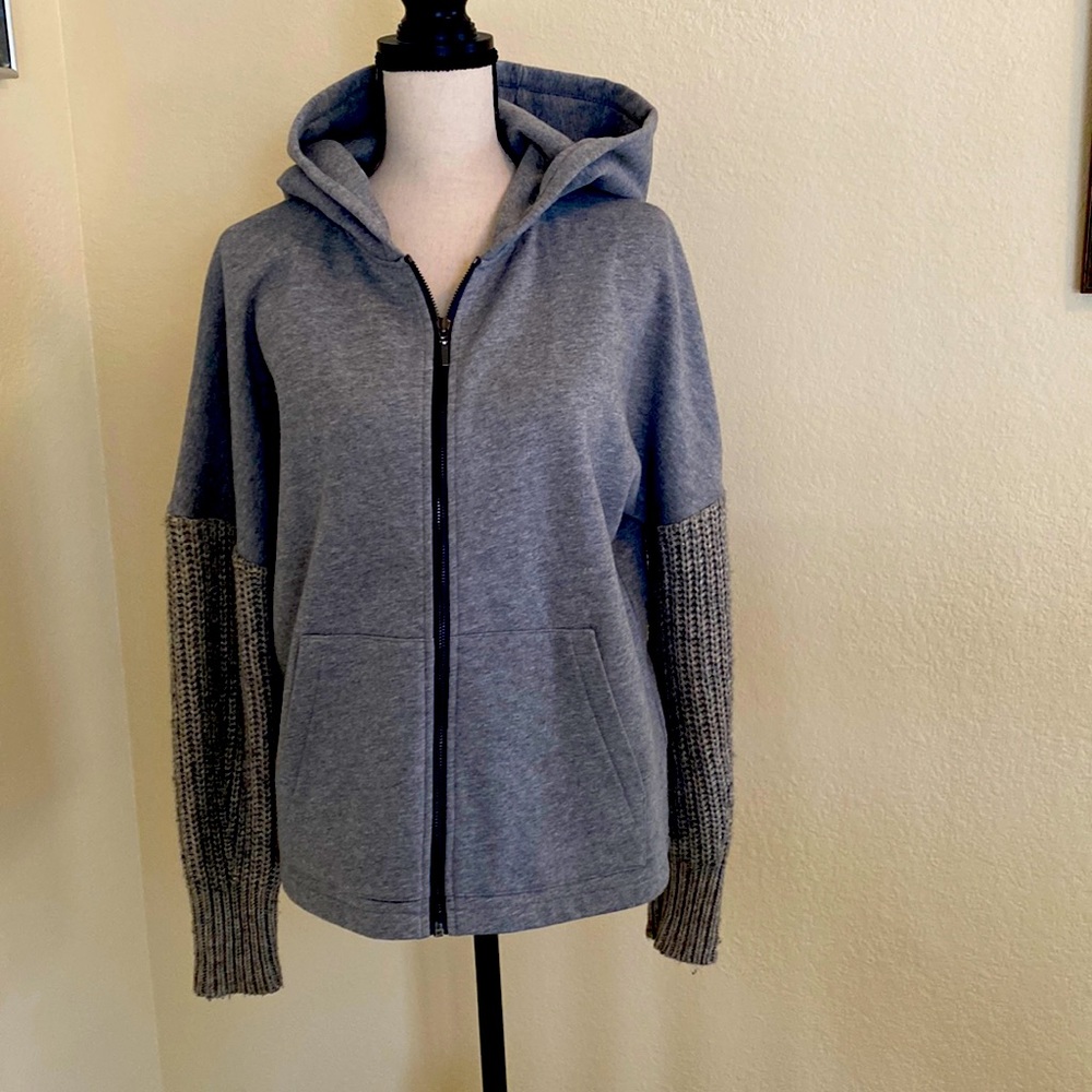 Elie Tahari hodie